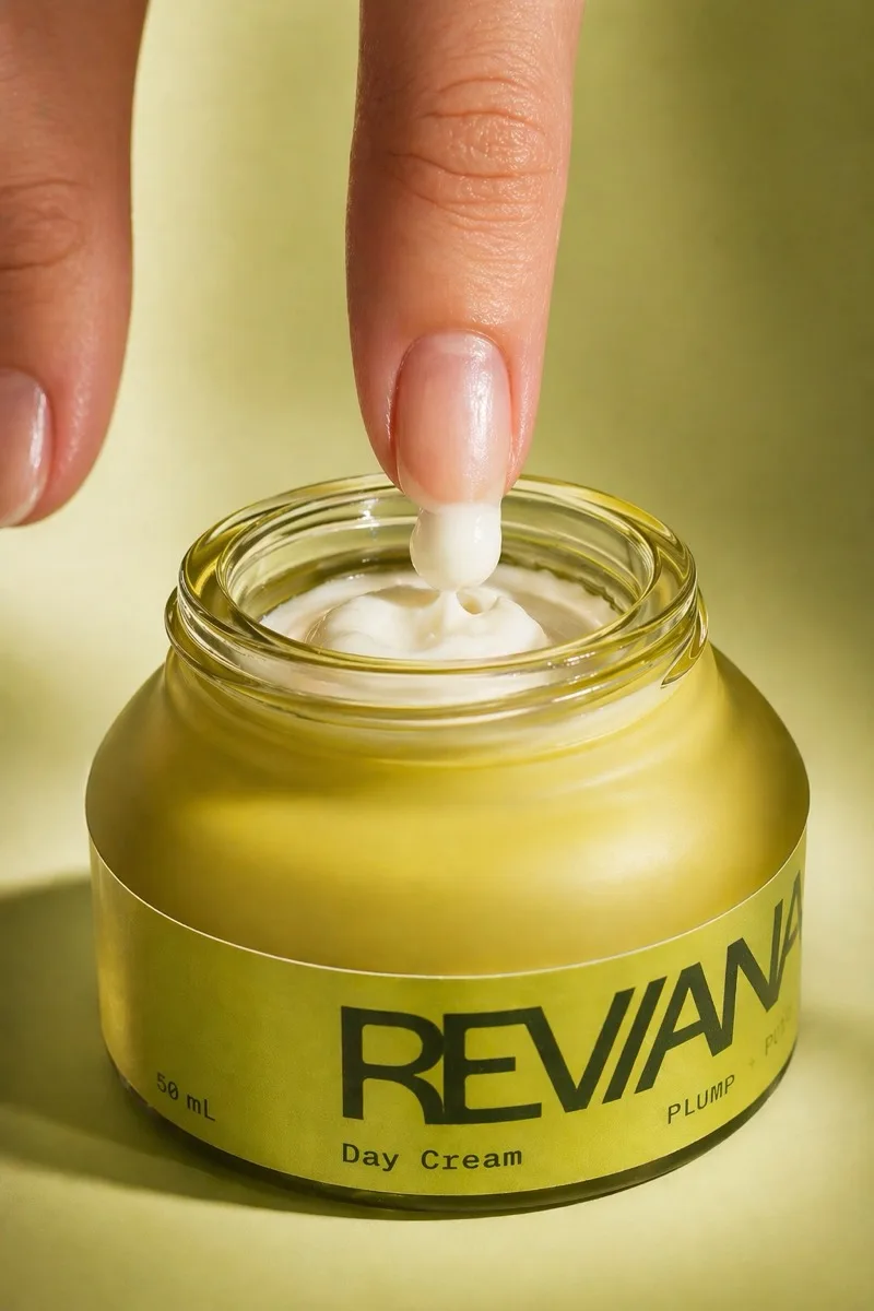 Reviana eye cream application